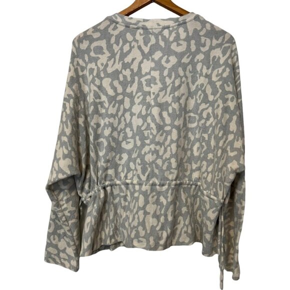 Gilli Women's Sweater Gray Leopard Print Pullover Top Size Medium M‎ 2720-JACI - Picture 3 of 7